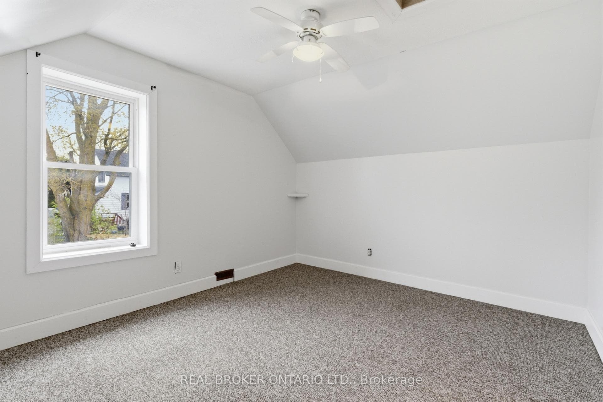 368 Wellington Avenue photo 28