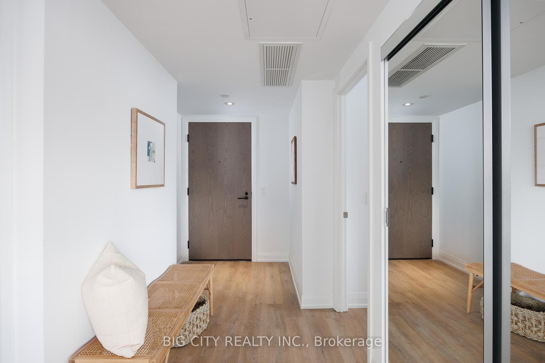 36 Brentcliffe Road Unit 1411 photo 2