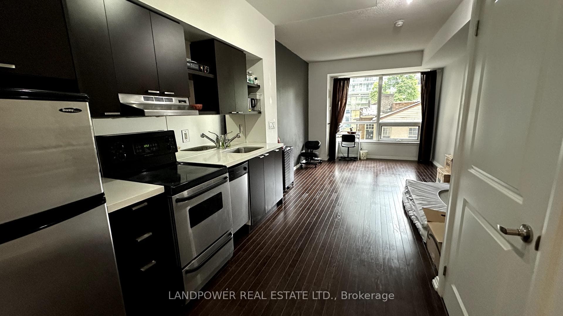 35 Hayden Street Unit 403 photo 4