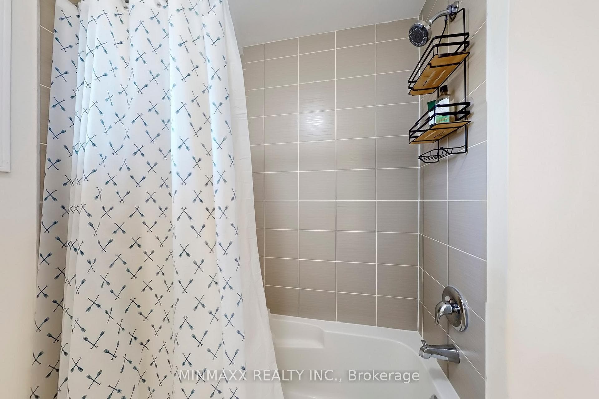 257 Hinton Terrace photo 35