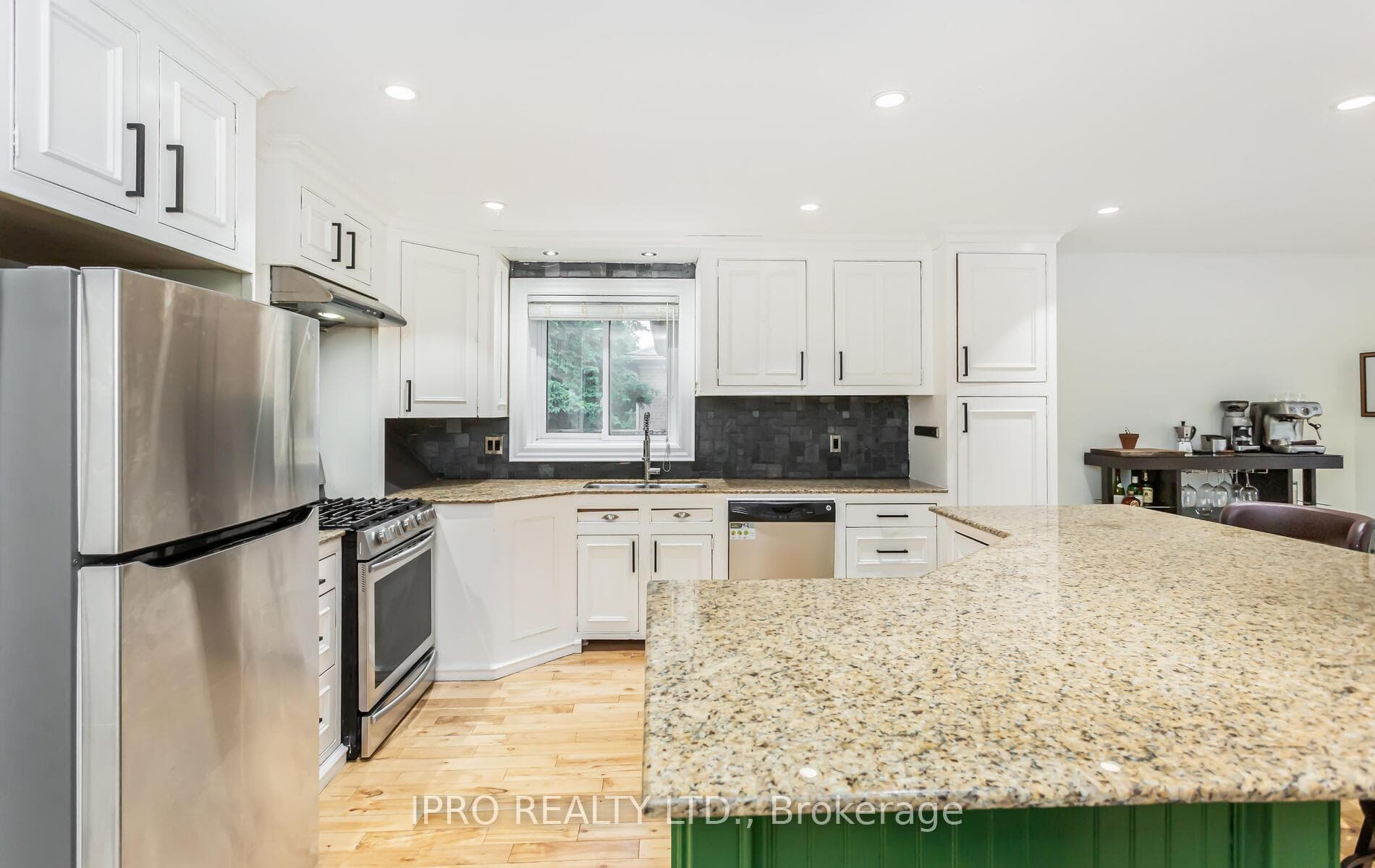 432 Sandmere Place photo 7