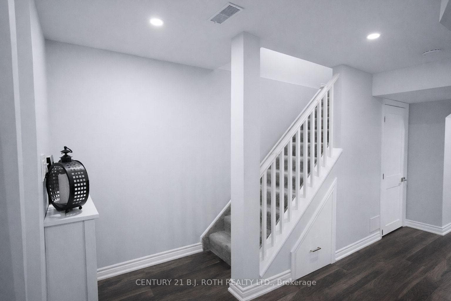 9 Laidlaw Drive photo 25