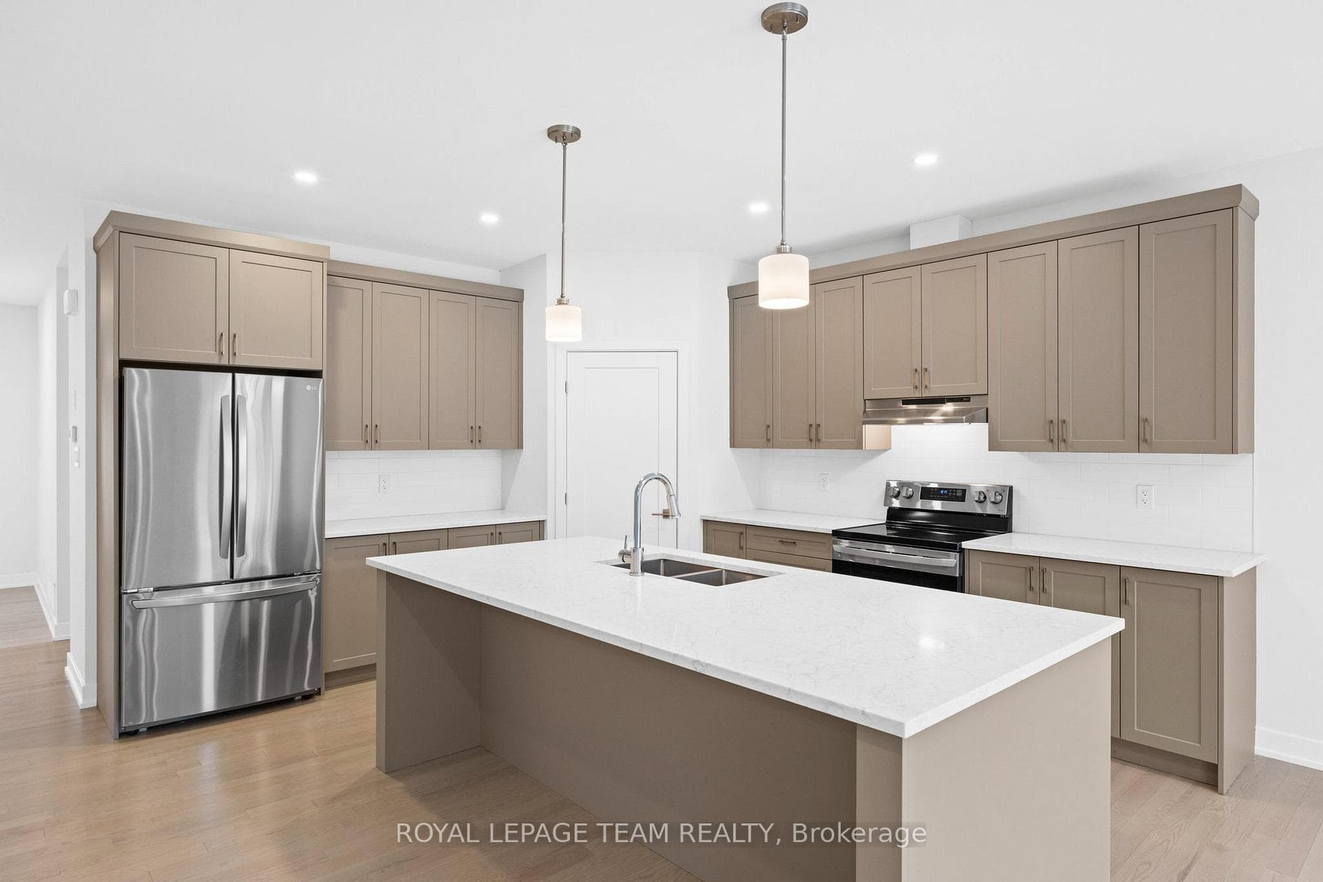 295 WOOD Avenue photo 13