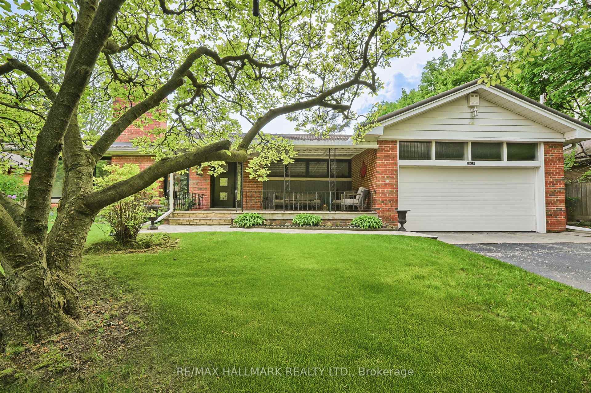 1616 Islington Avenue photo 1