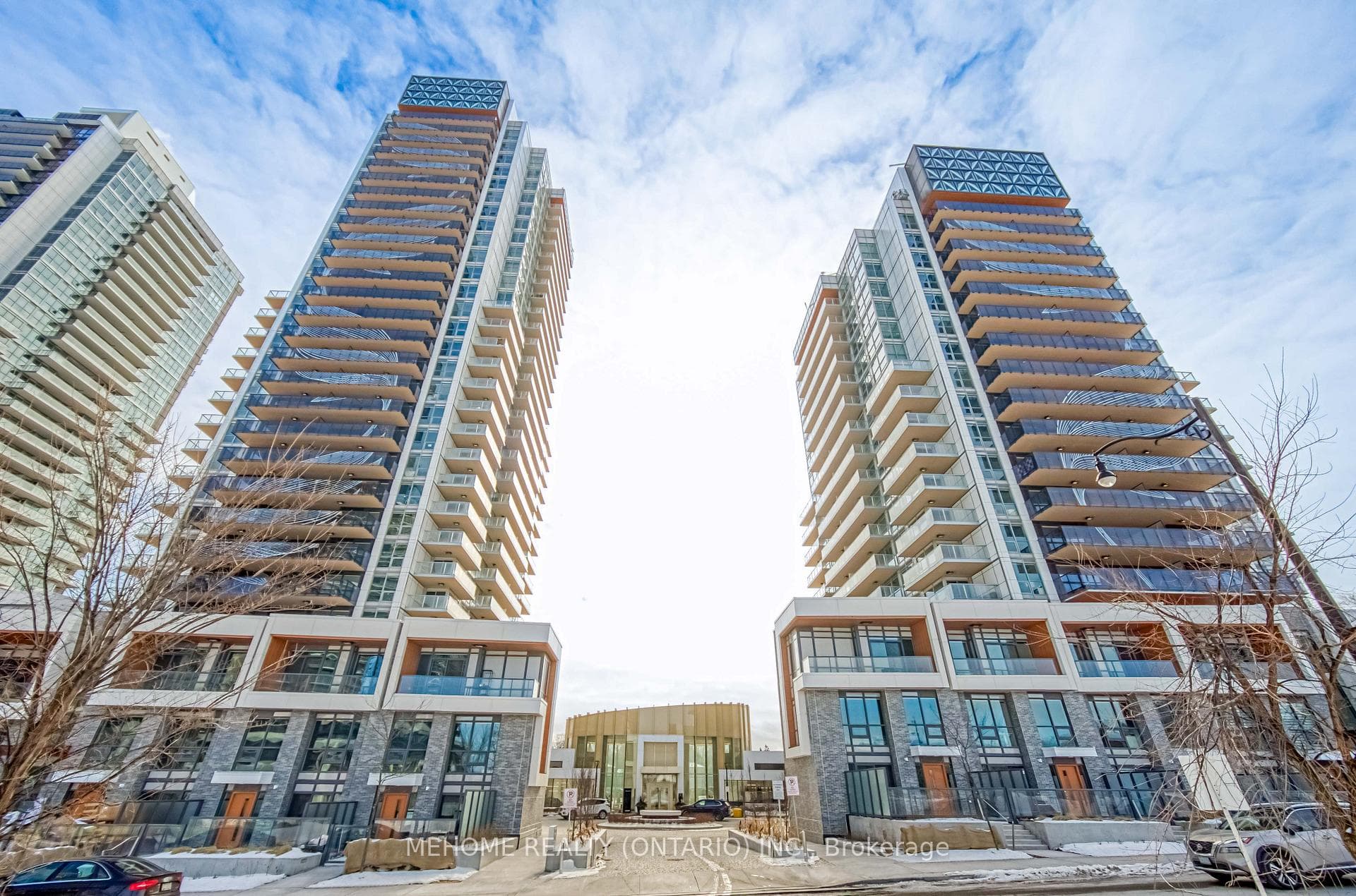 25 Mcmahon Drive Unit 709 photo 1