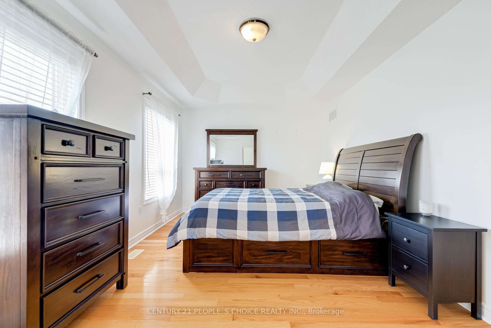 10 Nathaniel Crescent photo 27