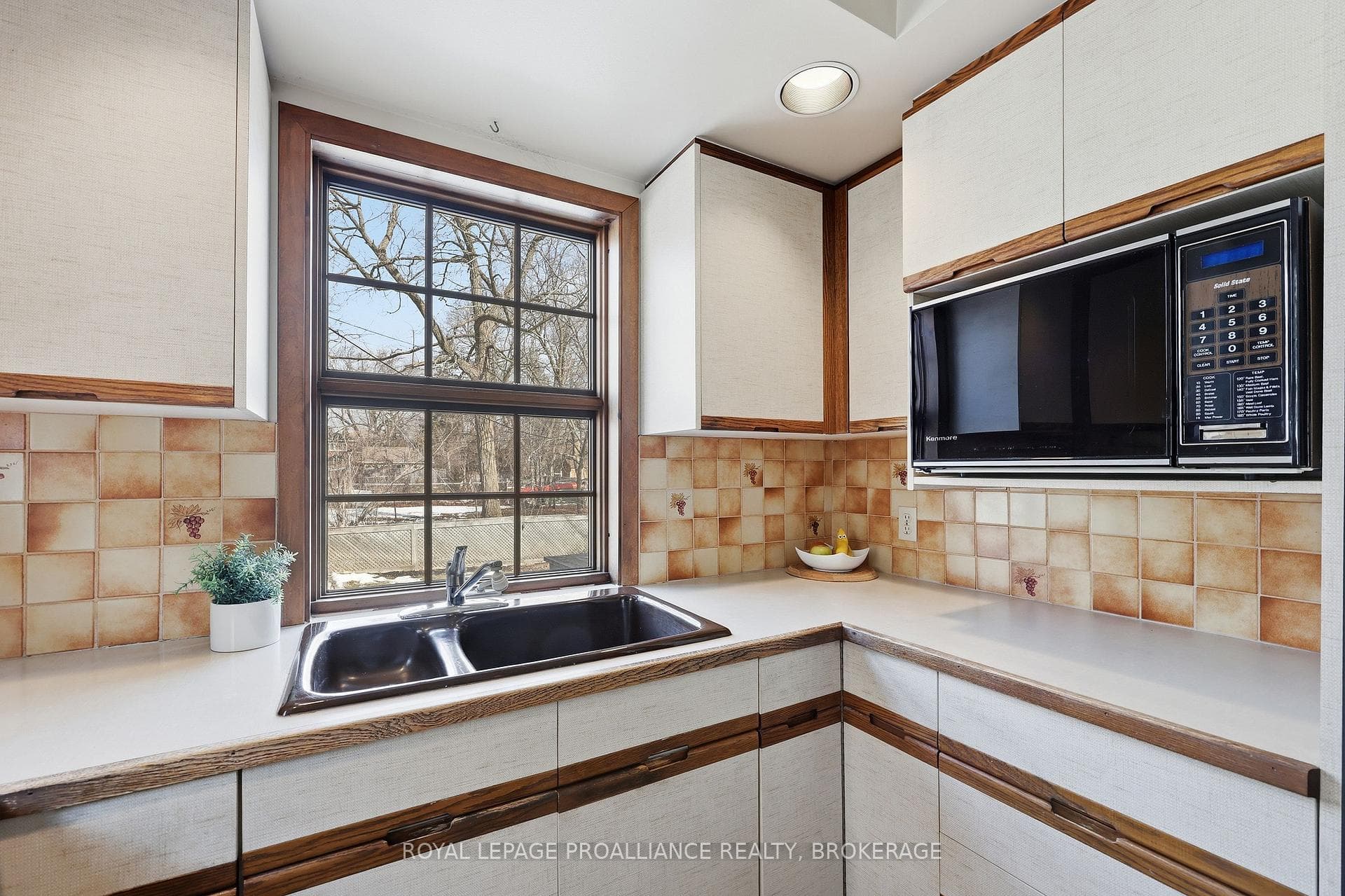 99 Hill Street photo 13