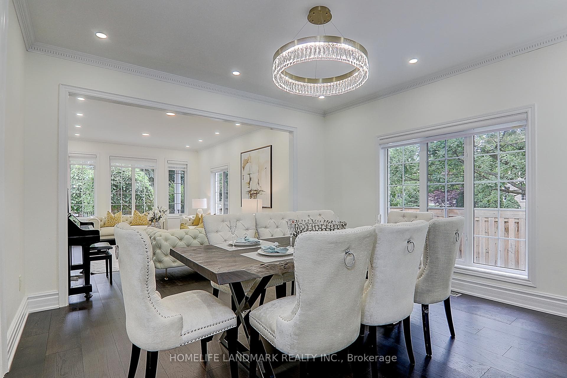 24 Vandermeer Drive photo 10