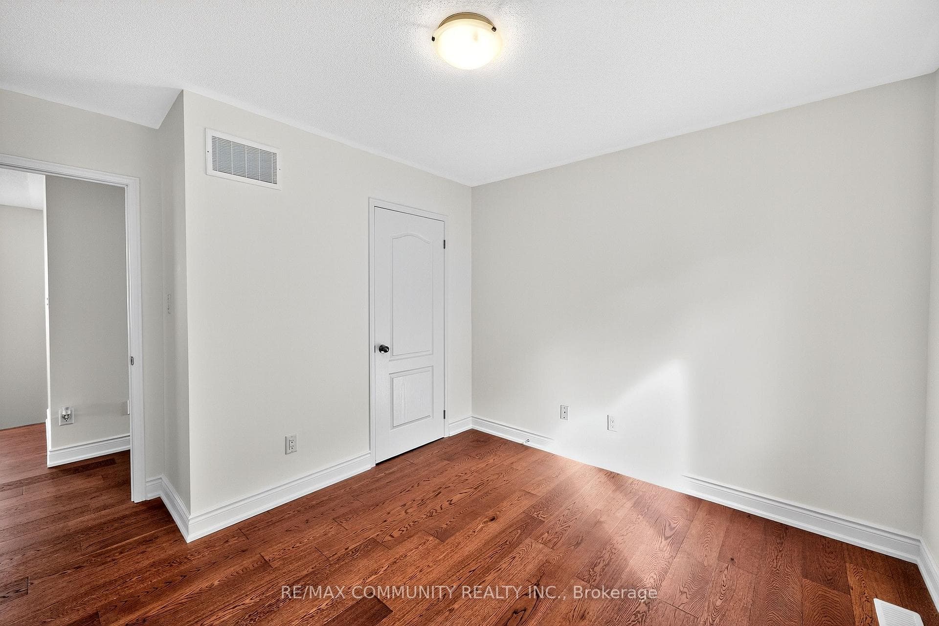 775 Mccue Drive photo 32
