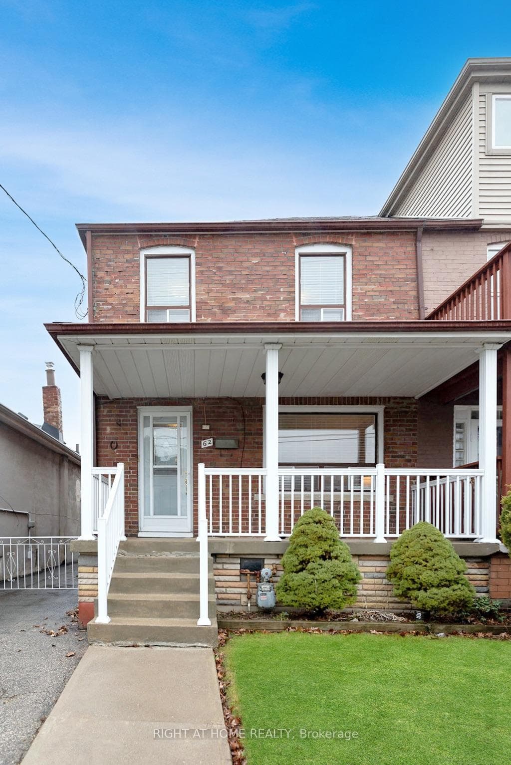 62 Montcalm Avenue photo 2
