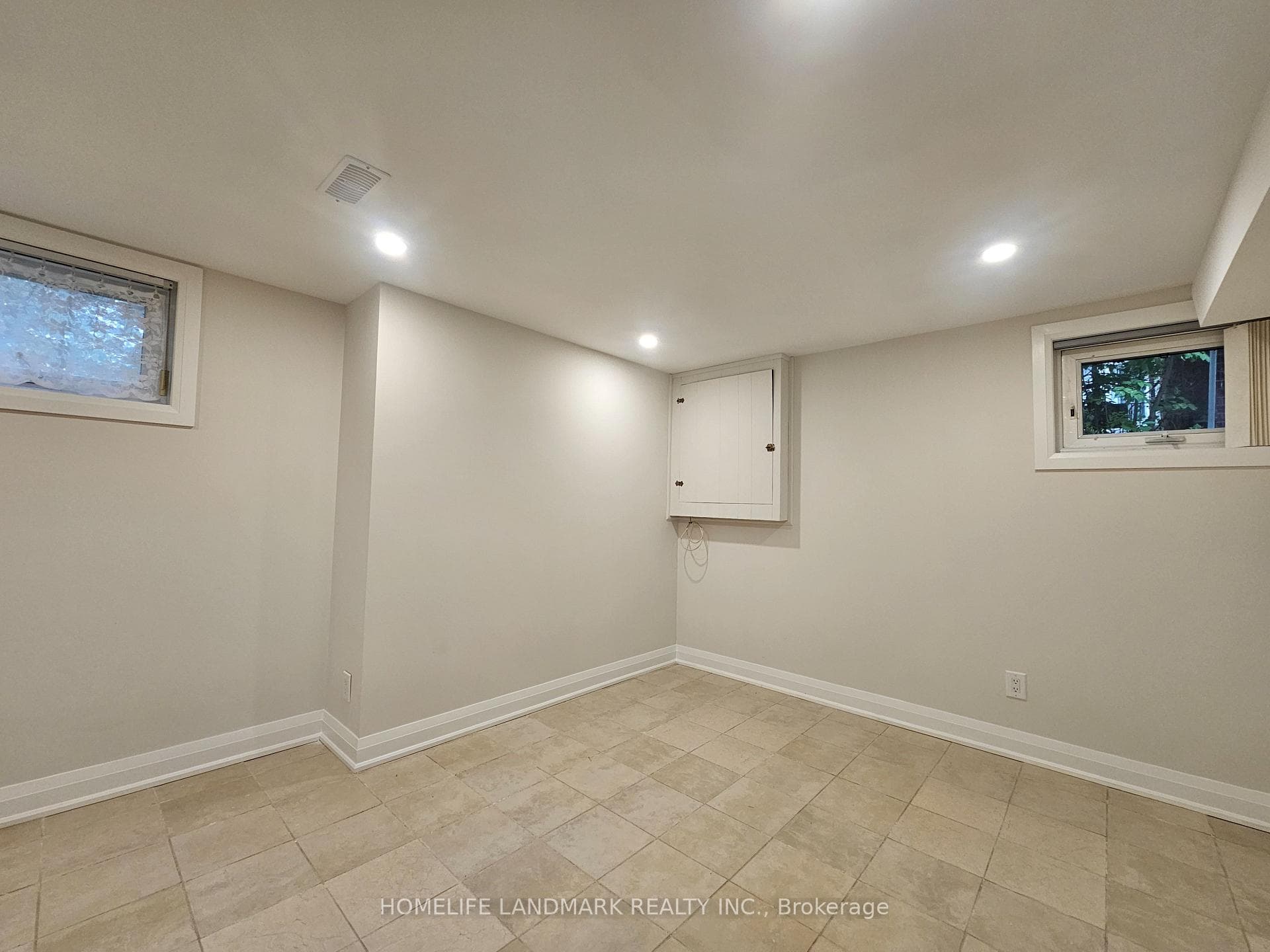 155 Churchill Avenue Unit Basement photo 5