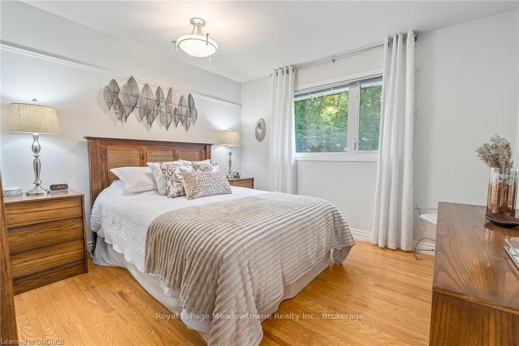 3 YORK Lane photo 13