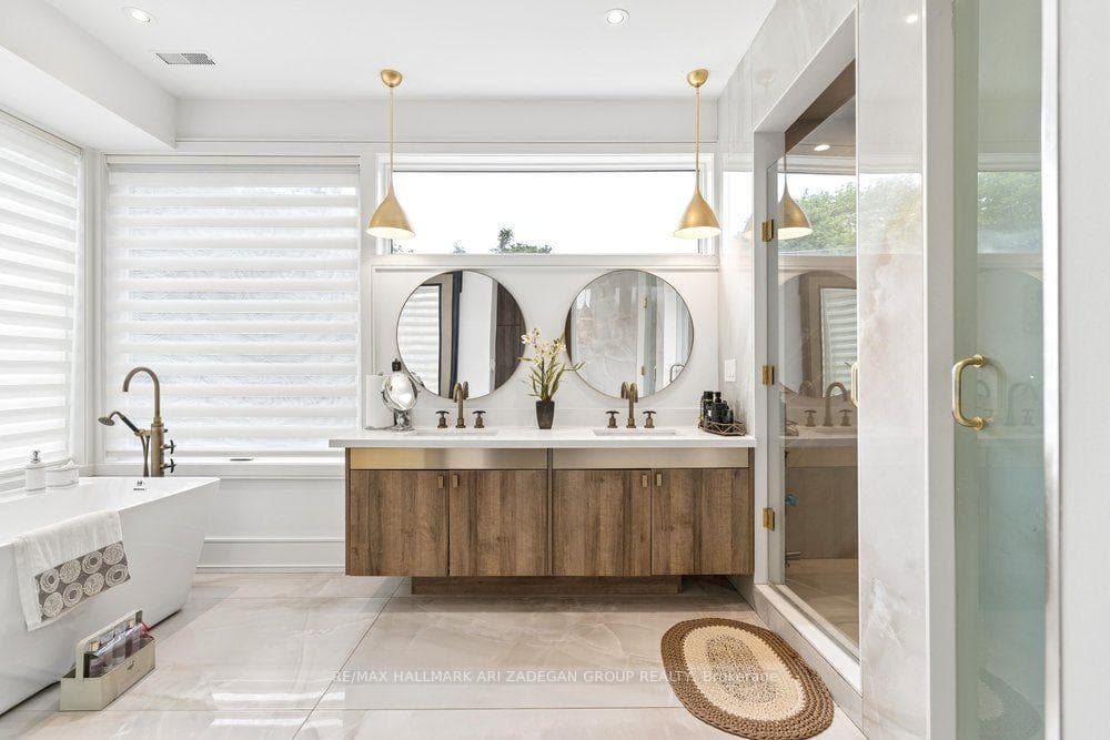 150 Sandringham Drive Unit . photo 33