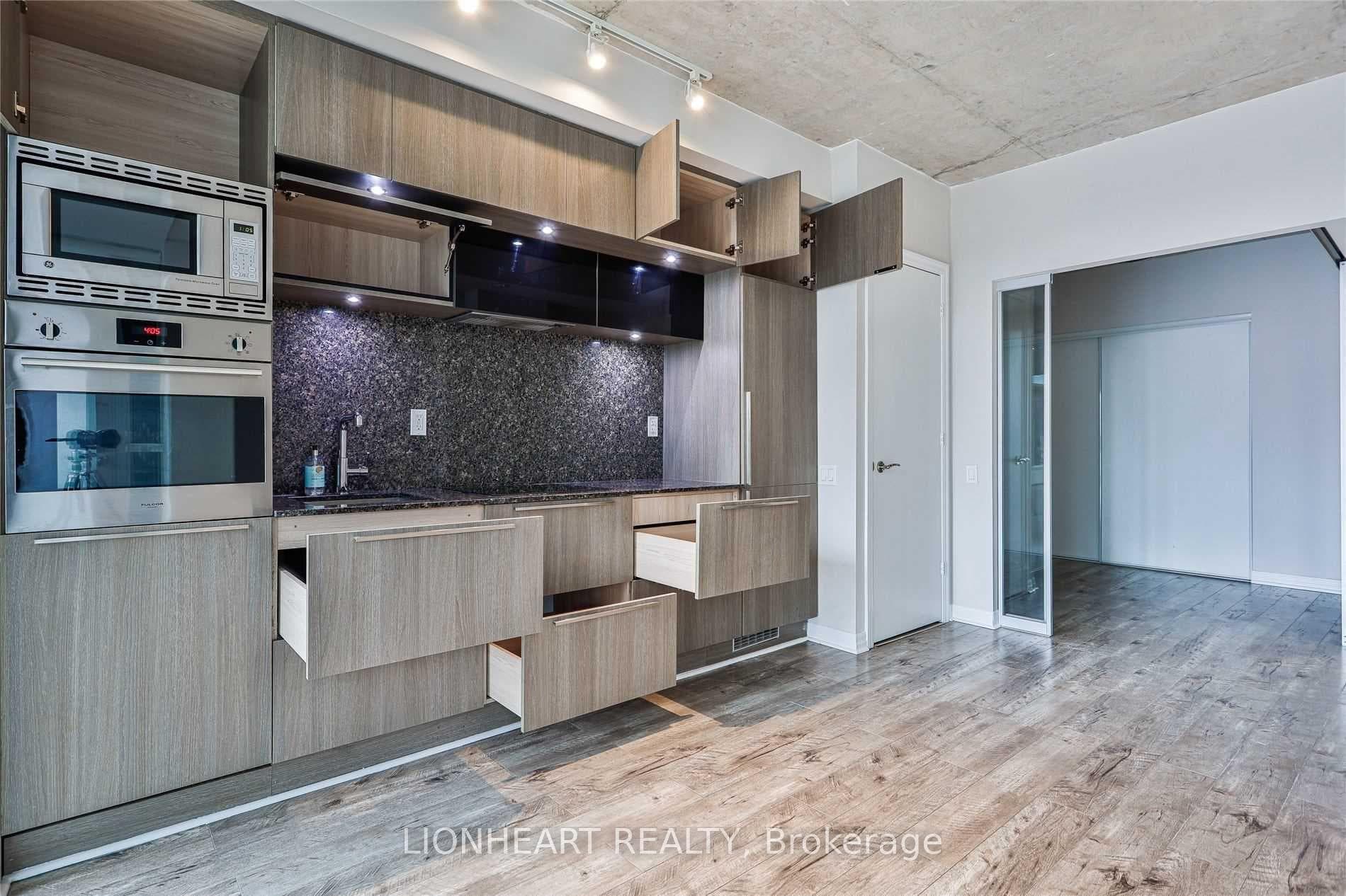 88 Blue Jays Way Unit 1014 photo 10