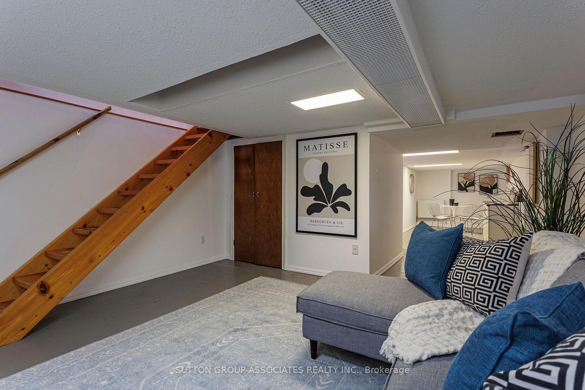 195 Hallam Street photo 29
