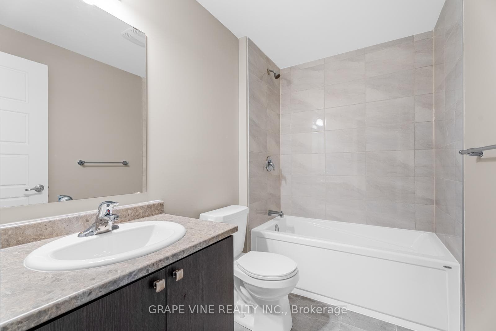 102 Green Ash Avenue photo 38