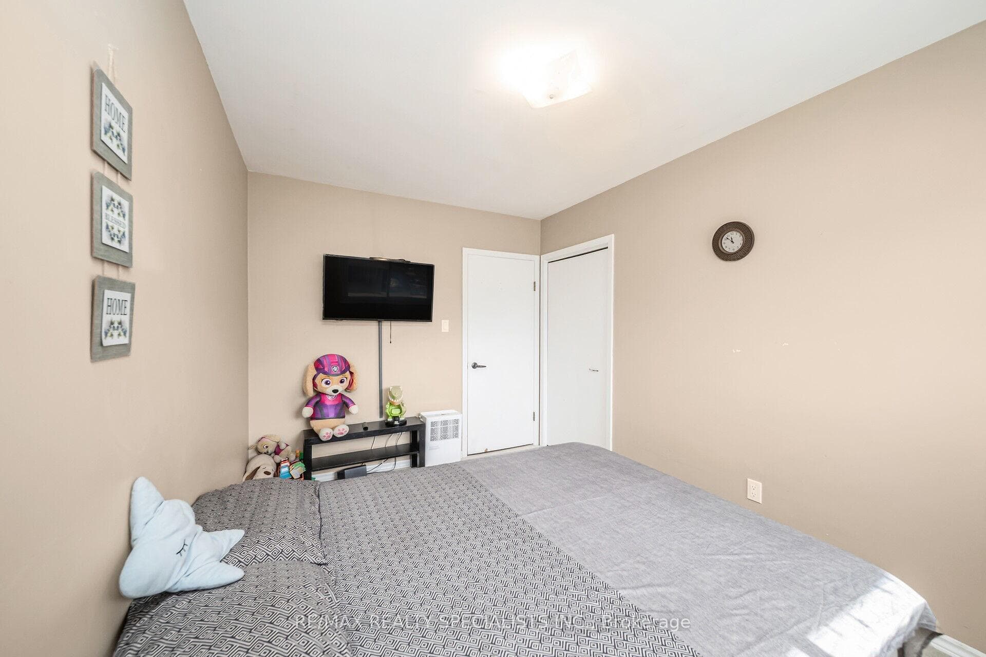 158 Hickson Drive photo 33