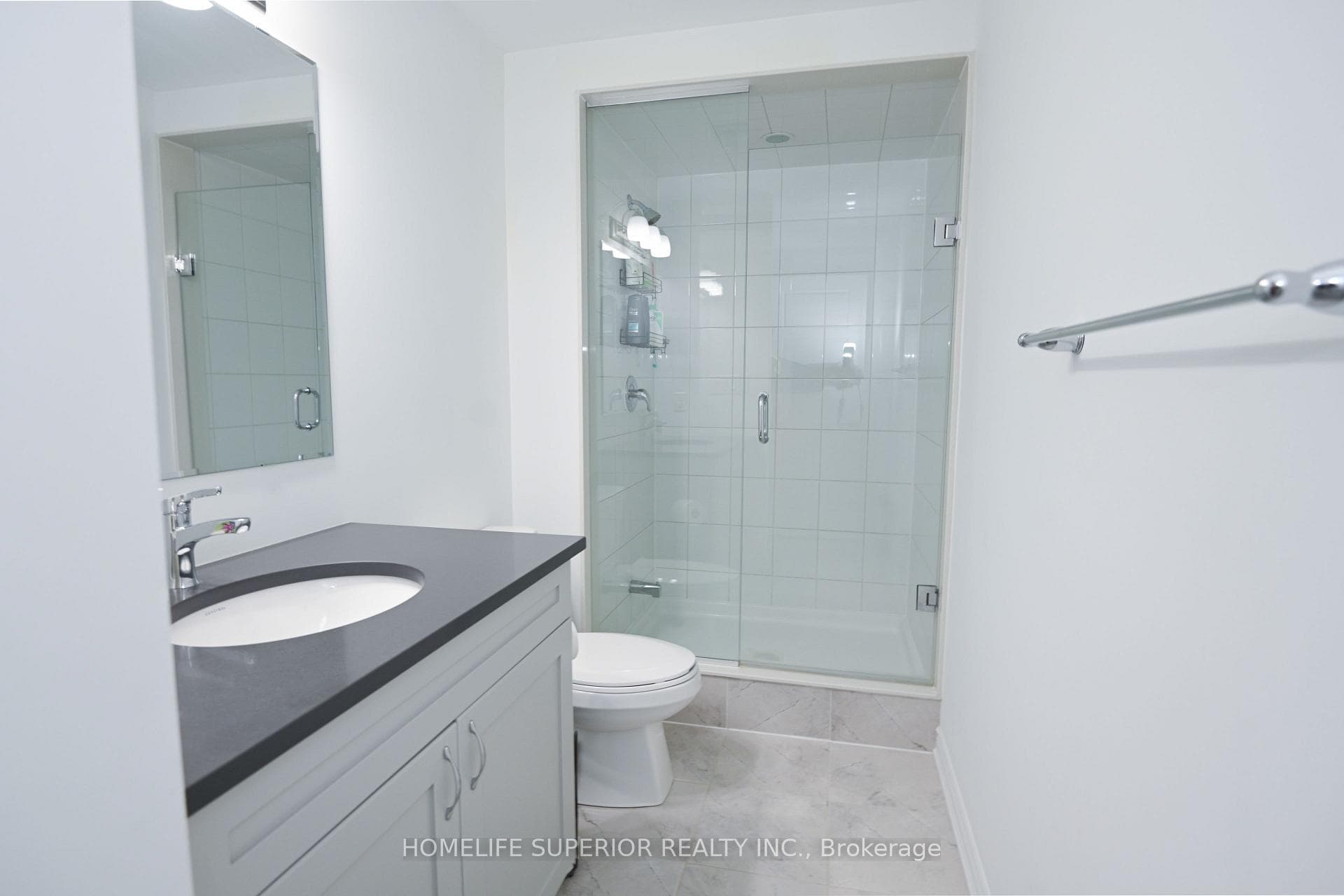 1591 Moira Crescent photo 18