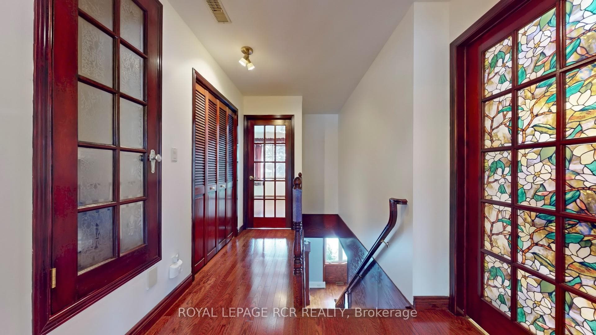 390 Roehampton Avenue photo 17