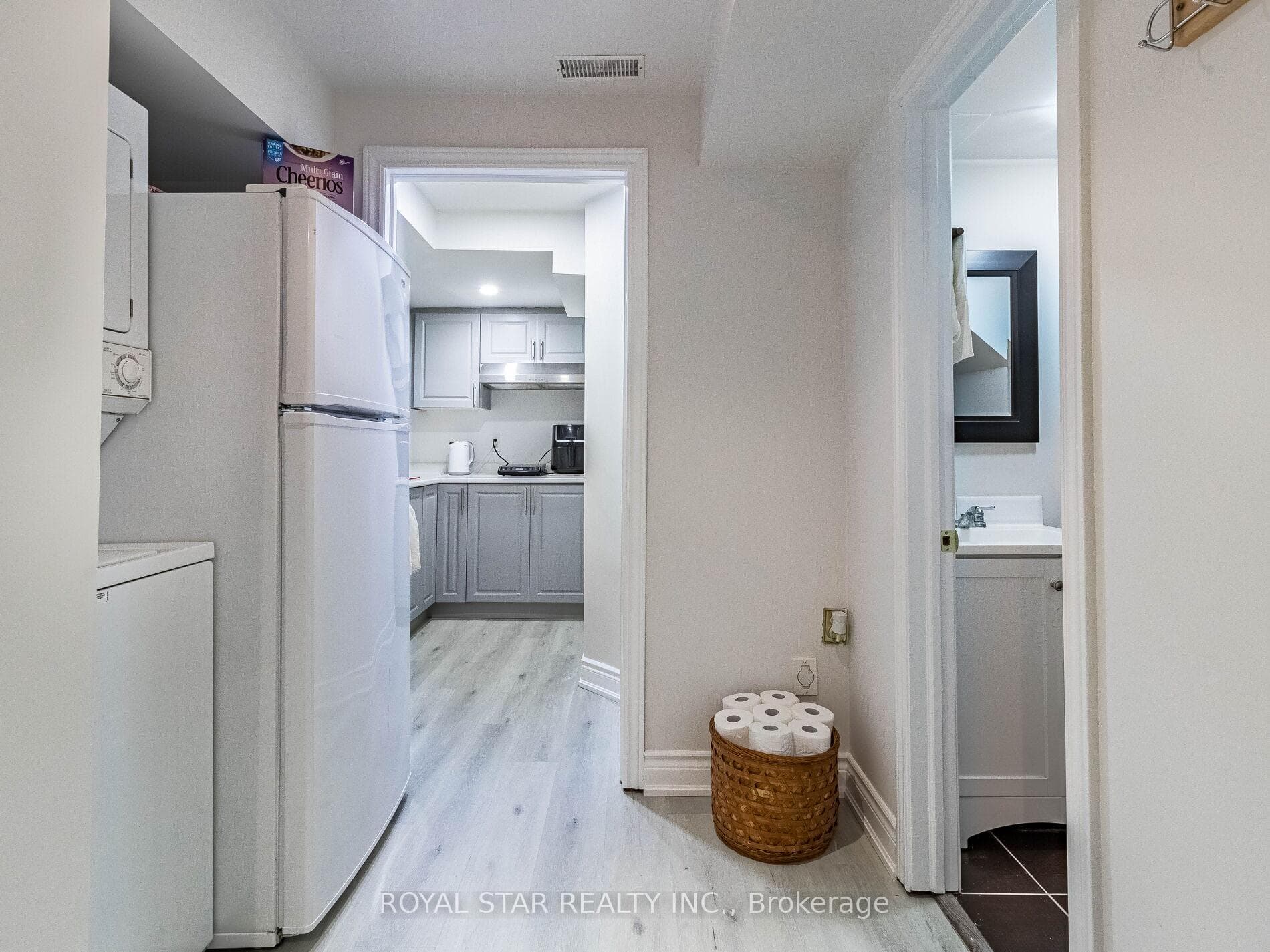 683 Dolly Bird Lane photo 32