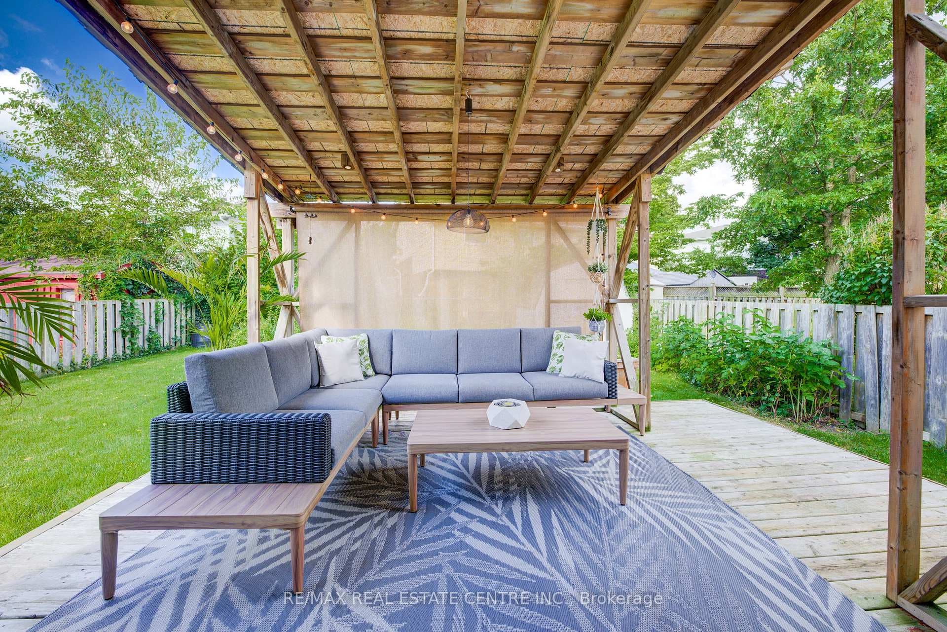 660 HILLVIEW Road photo 22
