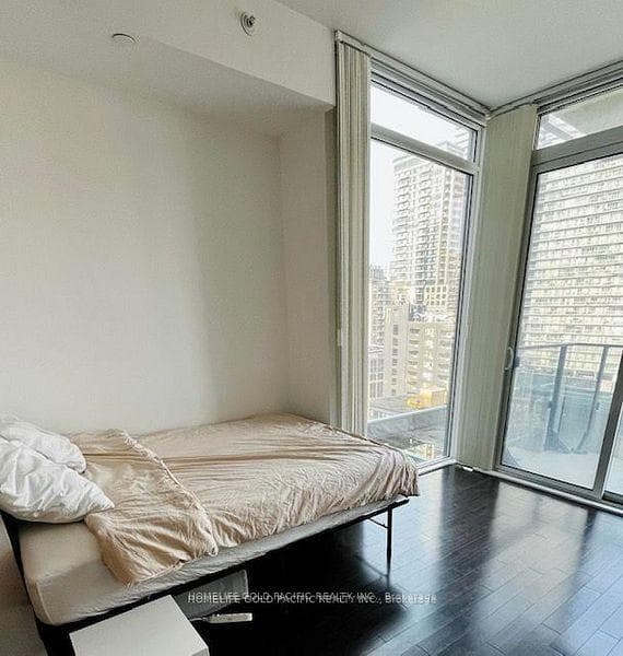75 St Nicholas Street Unit 1201 photo 16