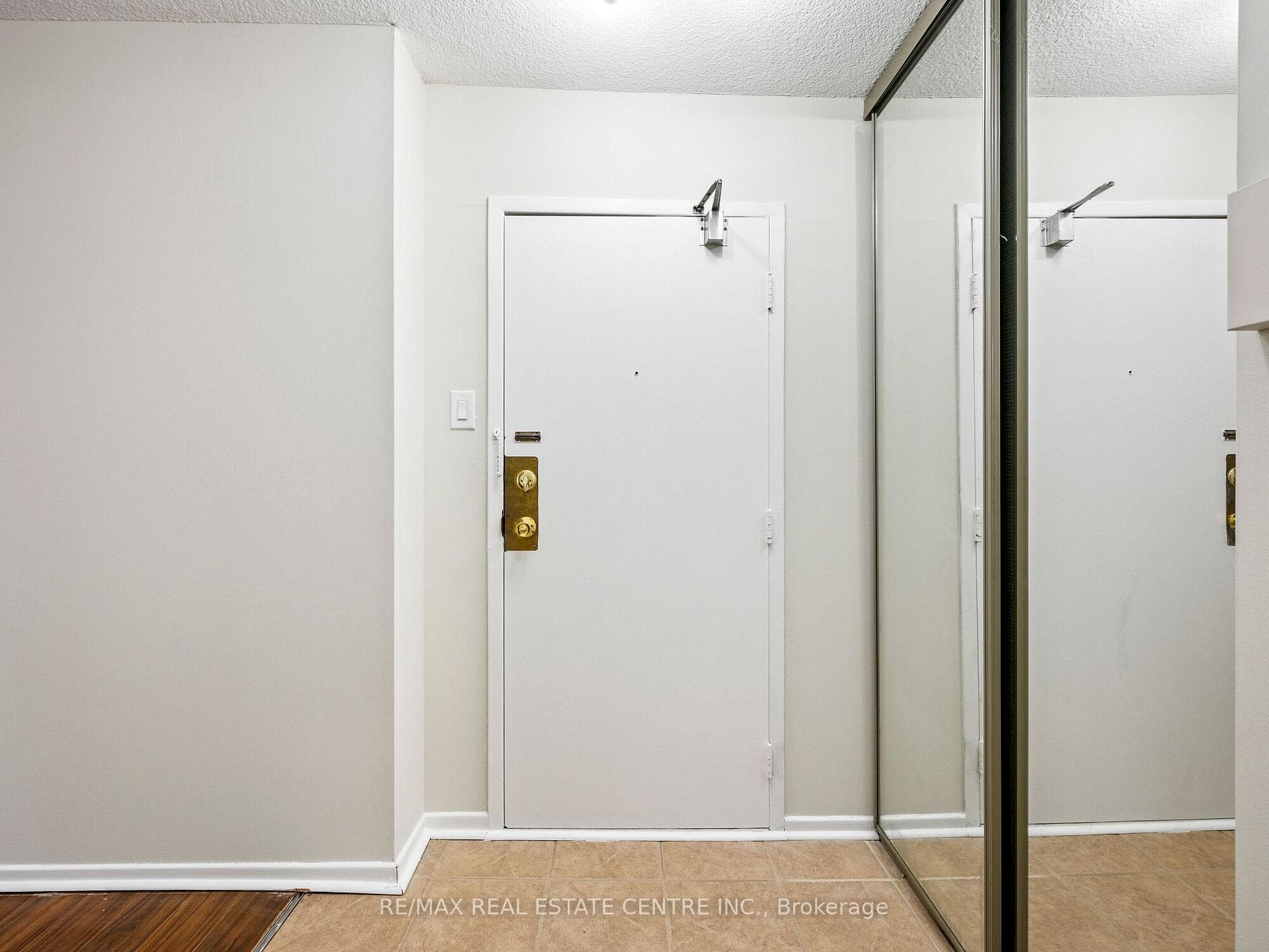 15 Kensington Road Unit 101 photo 6