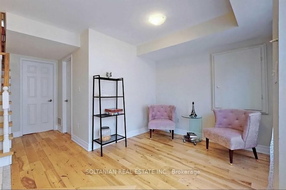 79 Jim Baird Mews photo 5