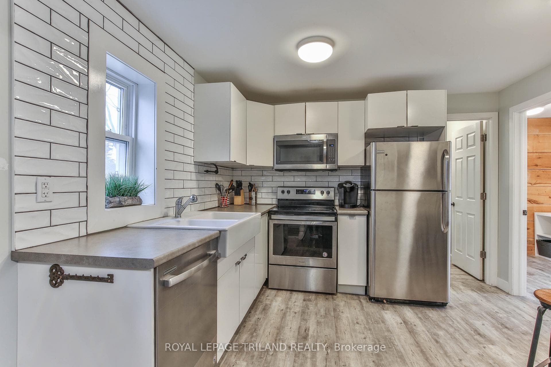 918 William Street Unit #Upper photo 5