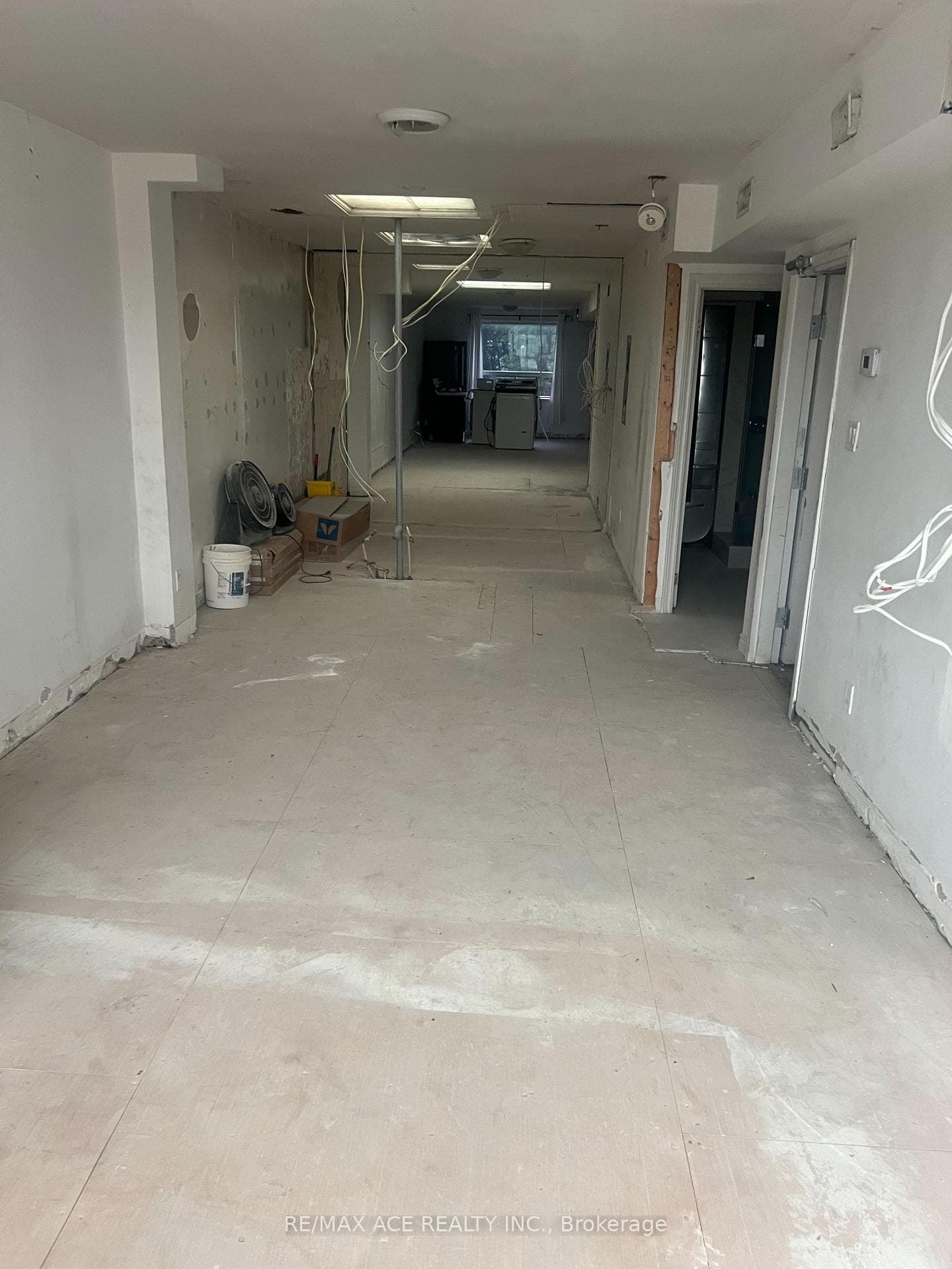 2621 Eglinton Avenue Unit Upper Unit photo 2