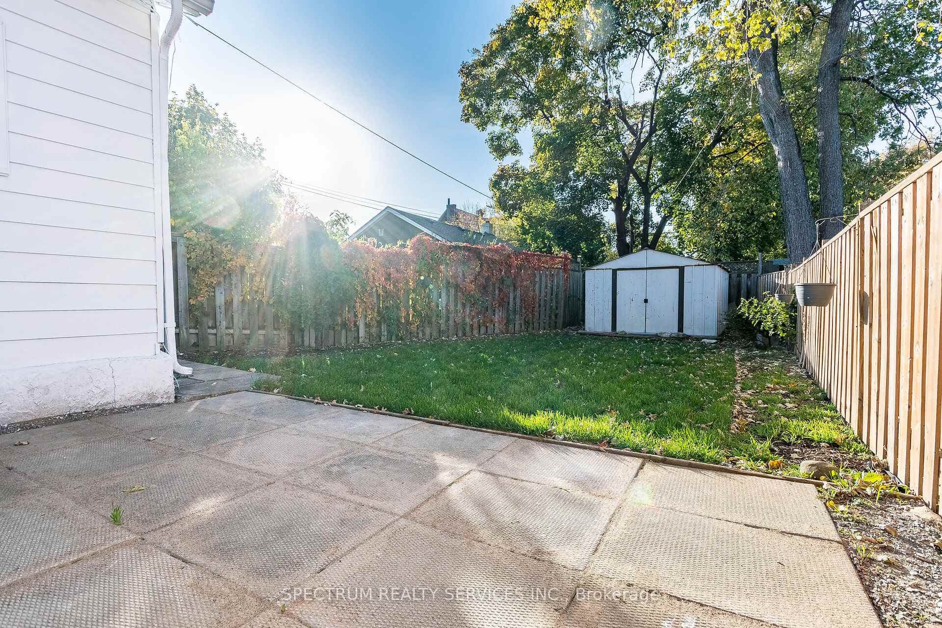 135 East Avenue photo 42