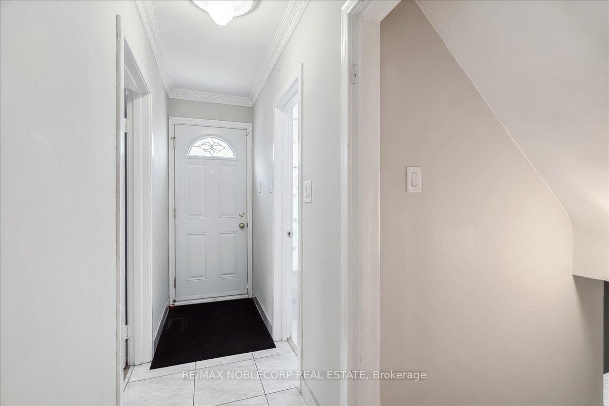 31 Goldsboro Road photo 17