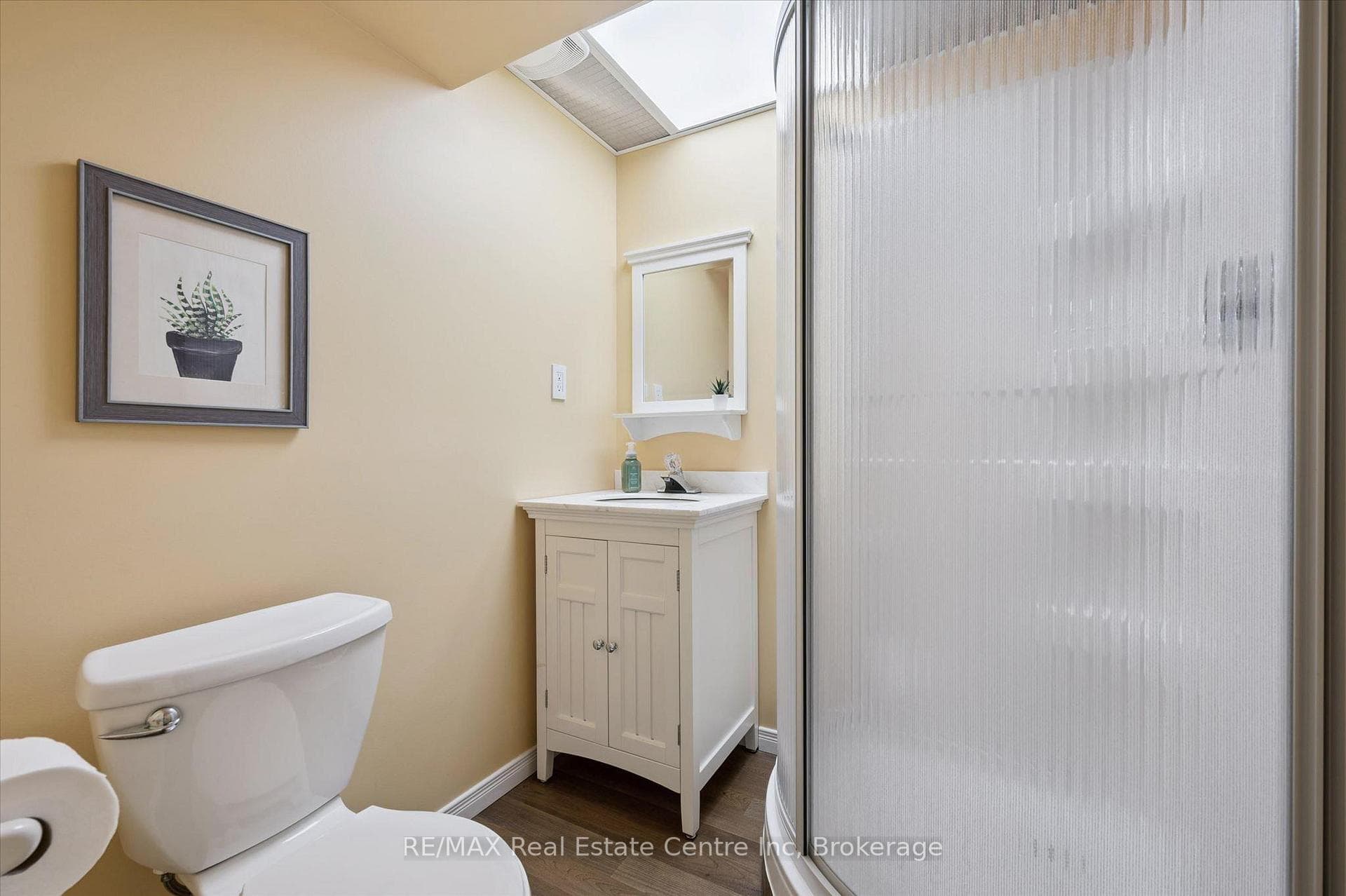90 Marsh Crescent photo 23