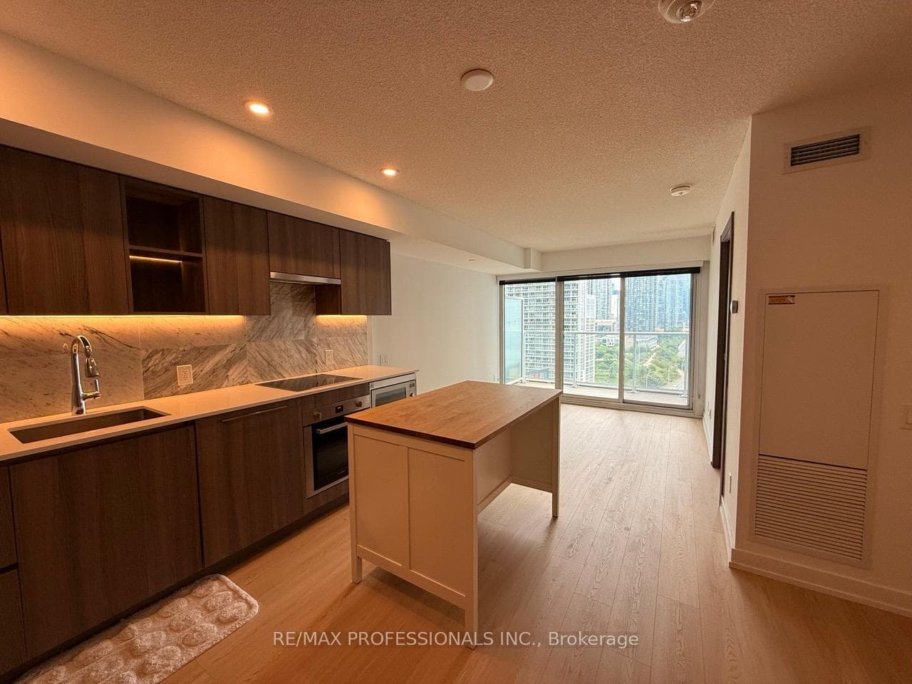 19 Bathurst Street Unit 1708 photo 5