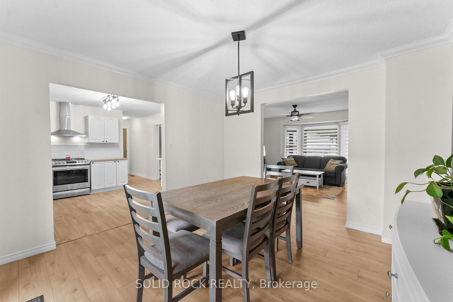 708 Mckenzie Avenue photo 14