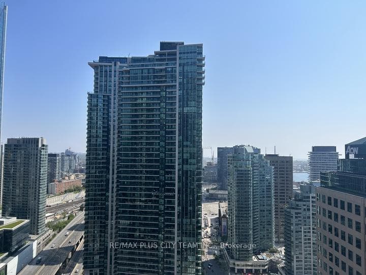 88 Harbour Street Unit 3406 photo 10