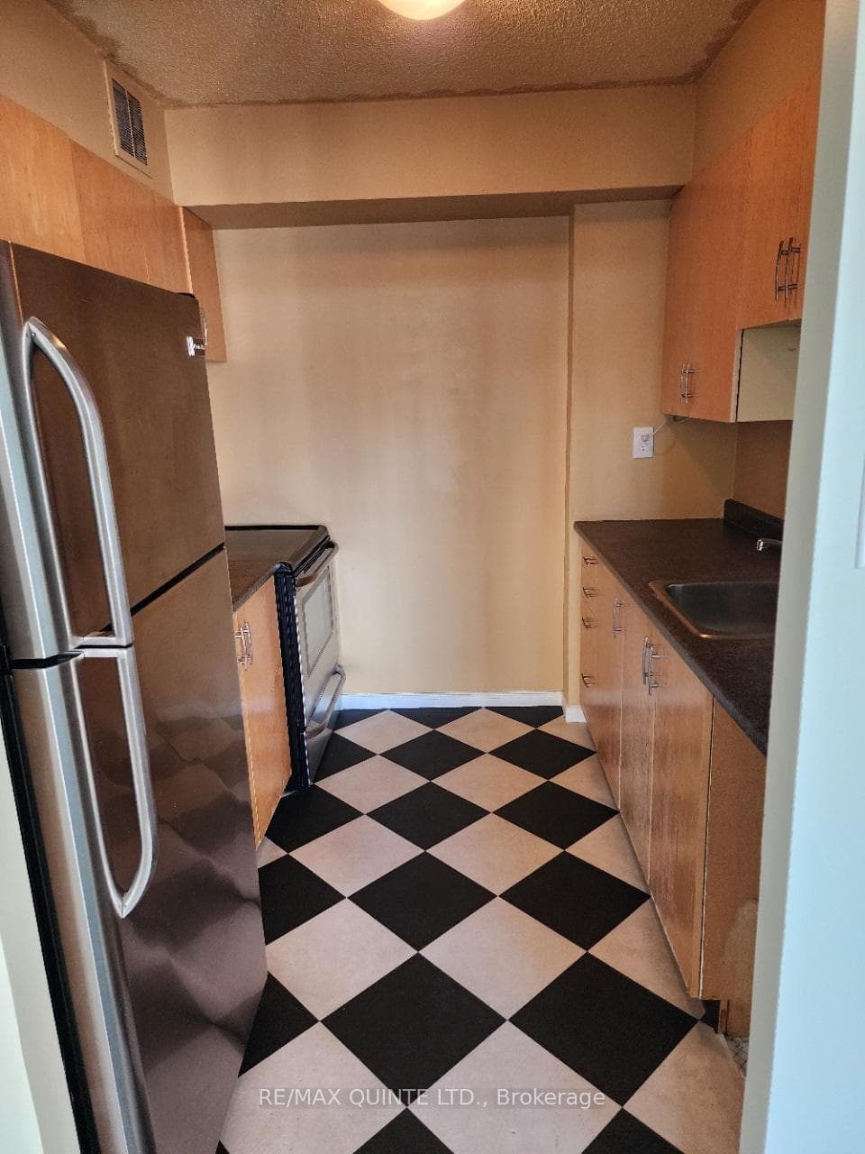 344 FRONT Street Unit 605 photo 8