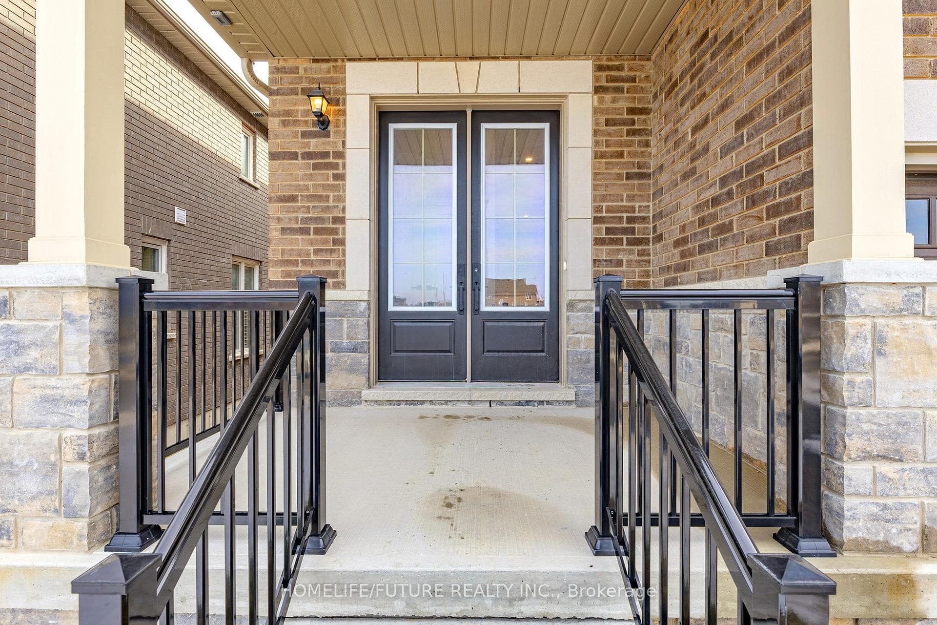 229 O'Neil Street photo 3