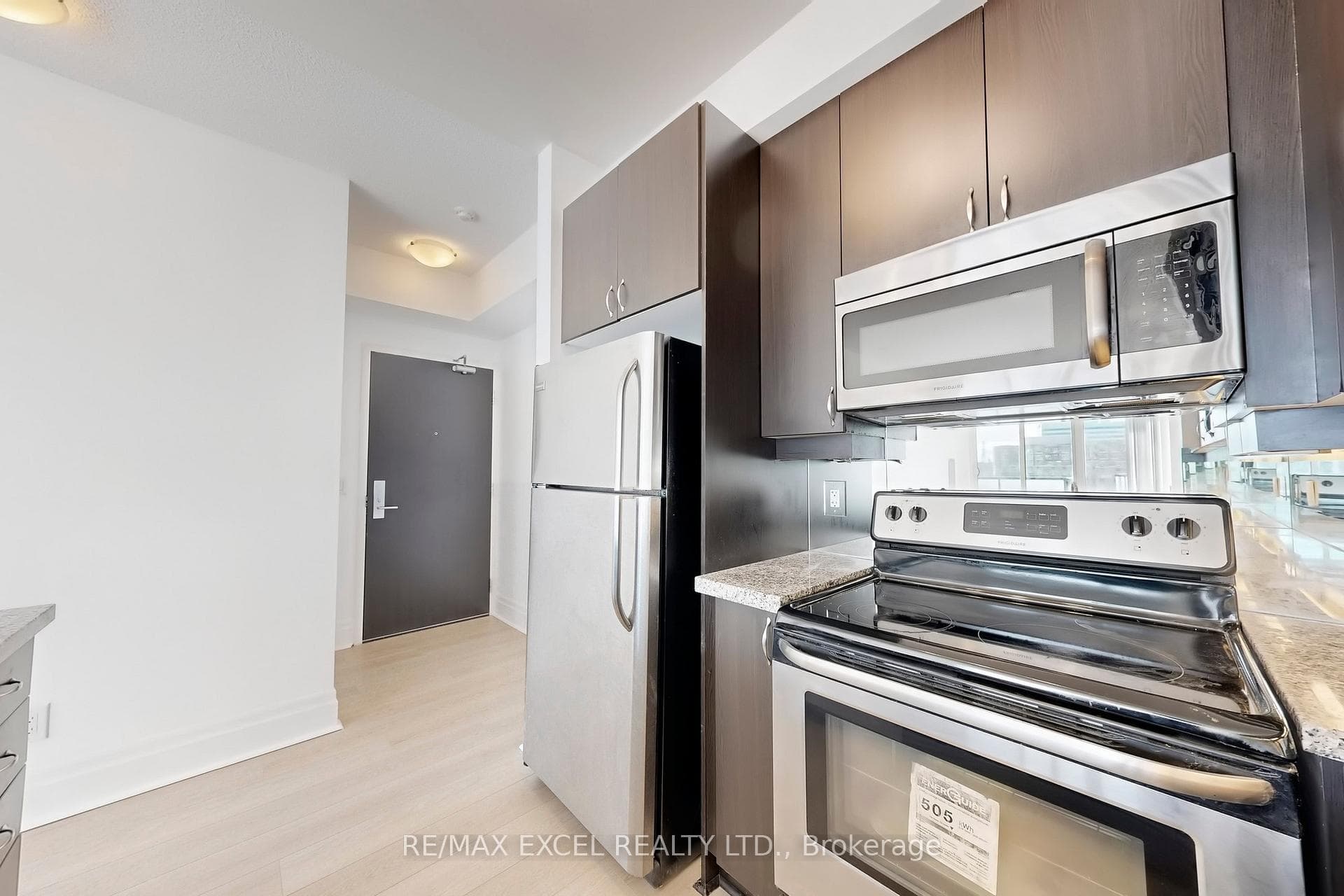 151 Upper Duke Crescent Unit 501 photo 14