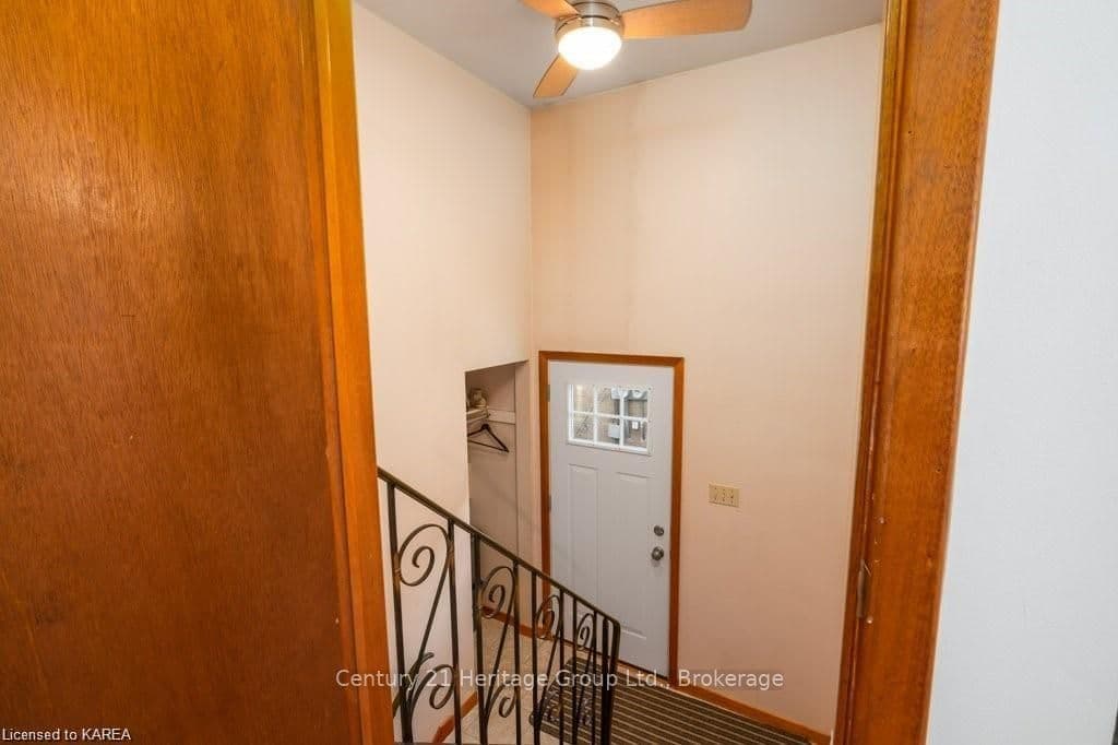 581 MACDONNELL Street photo 23
