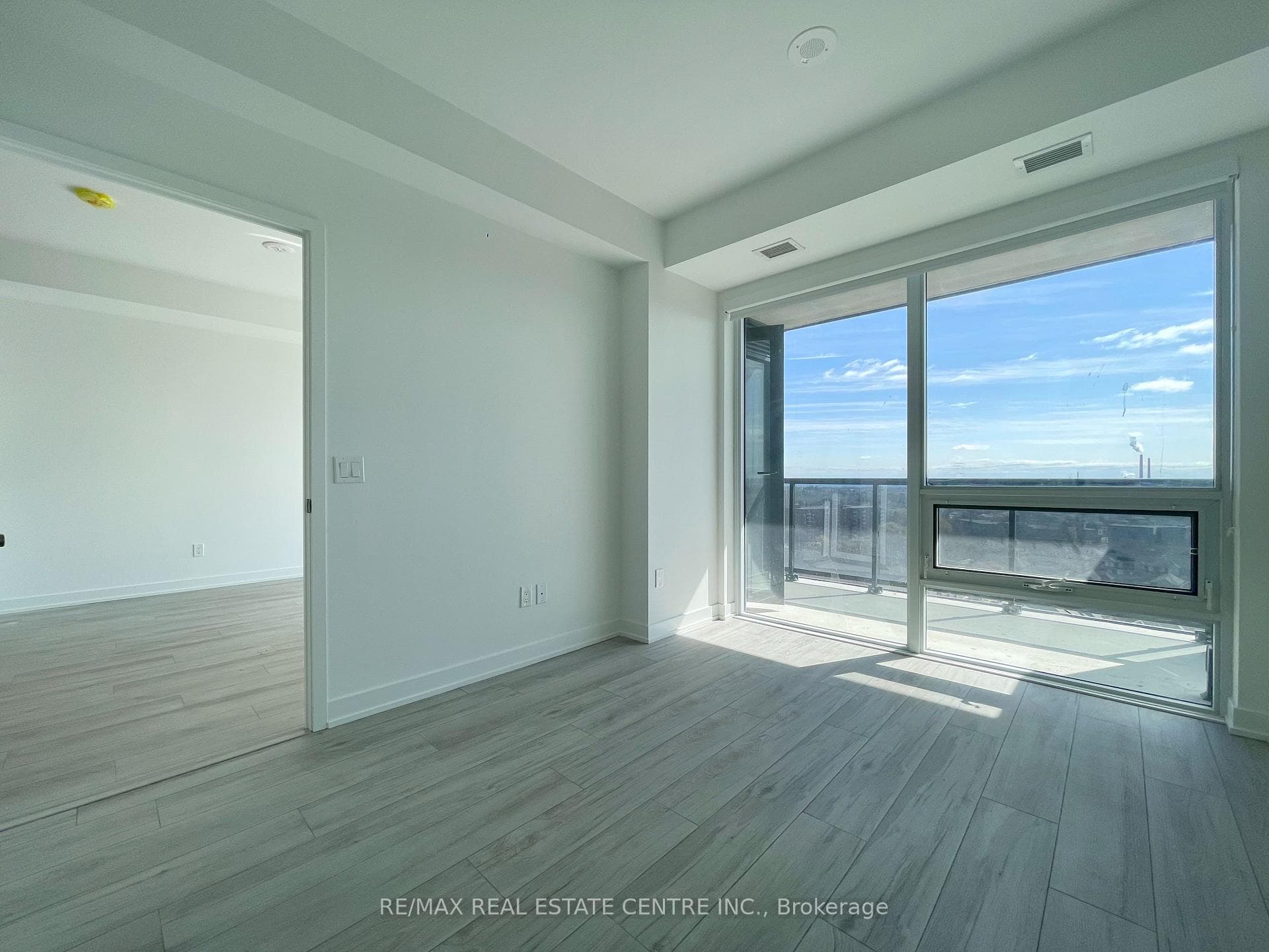 1035 Southdown Road Unit 1606 photo 16