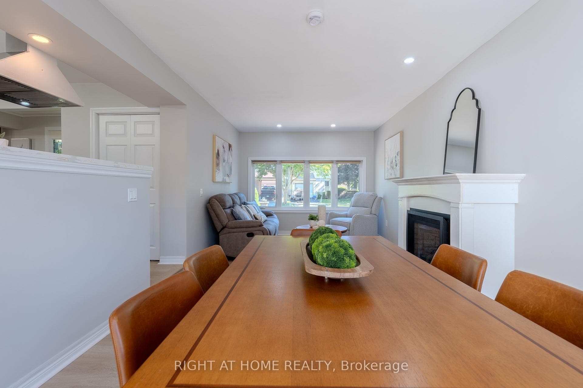 80 Chilton Drive photo 15