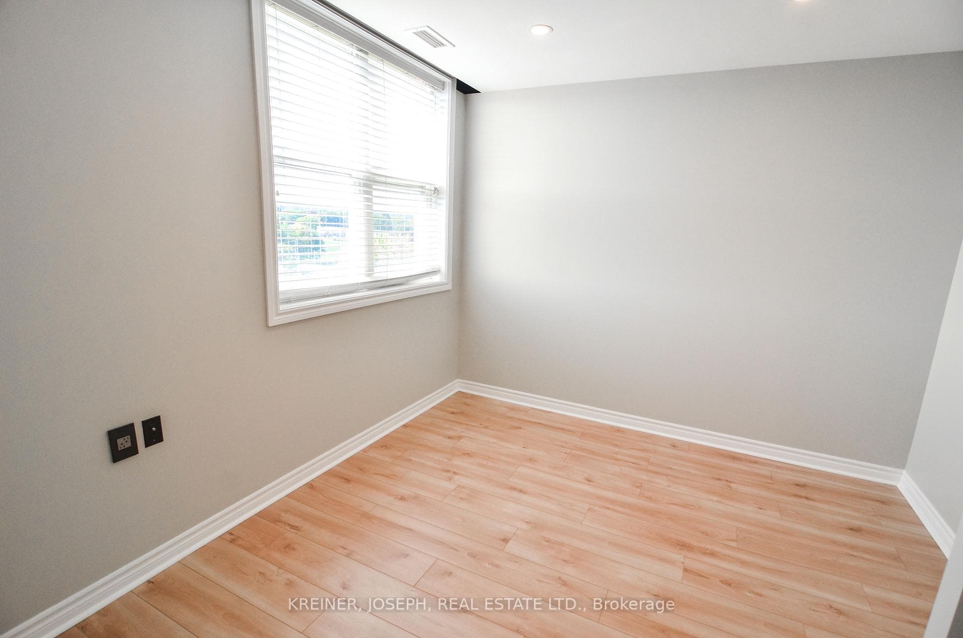 15450 Yonge Street Unit 404 photo 19