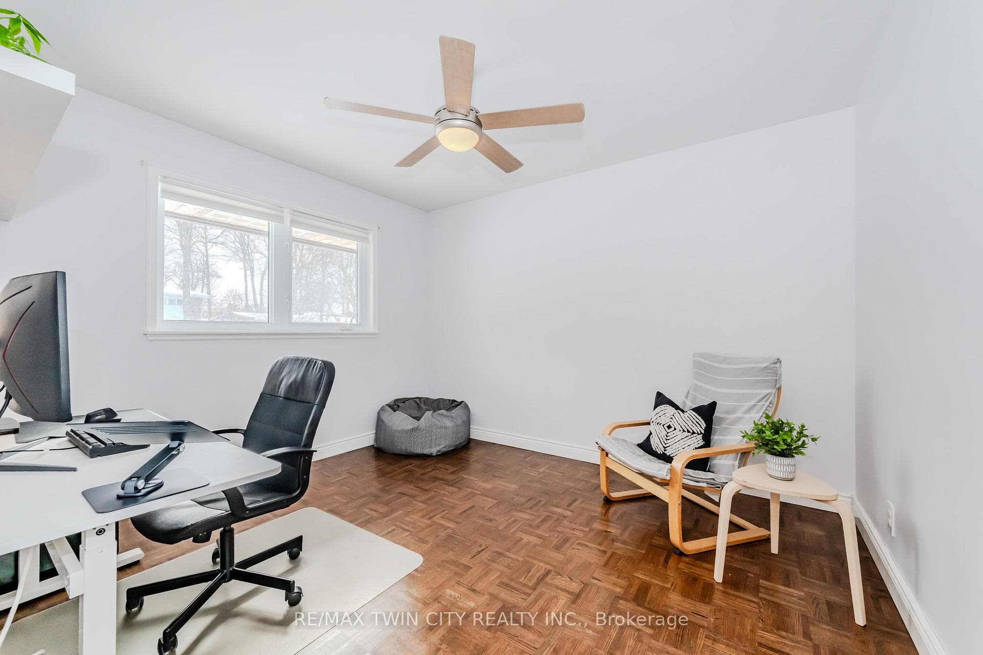 236 Erb Street photo 15