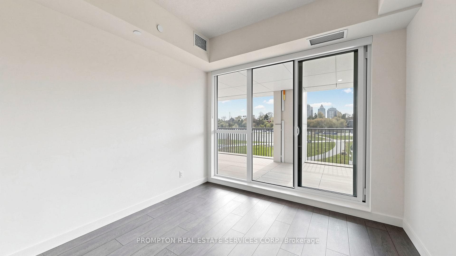 18 Esther Shiner Boulevard Unit 317 photo 7