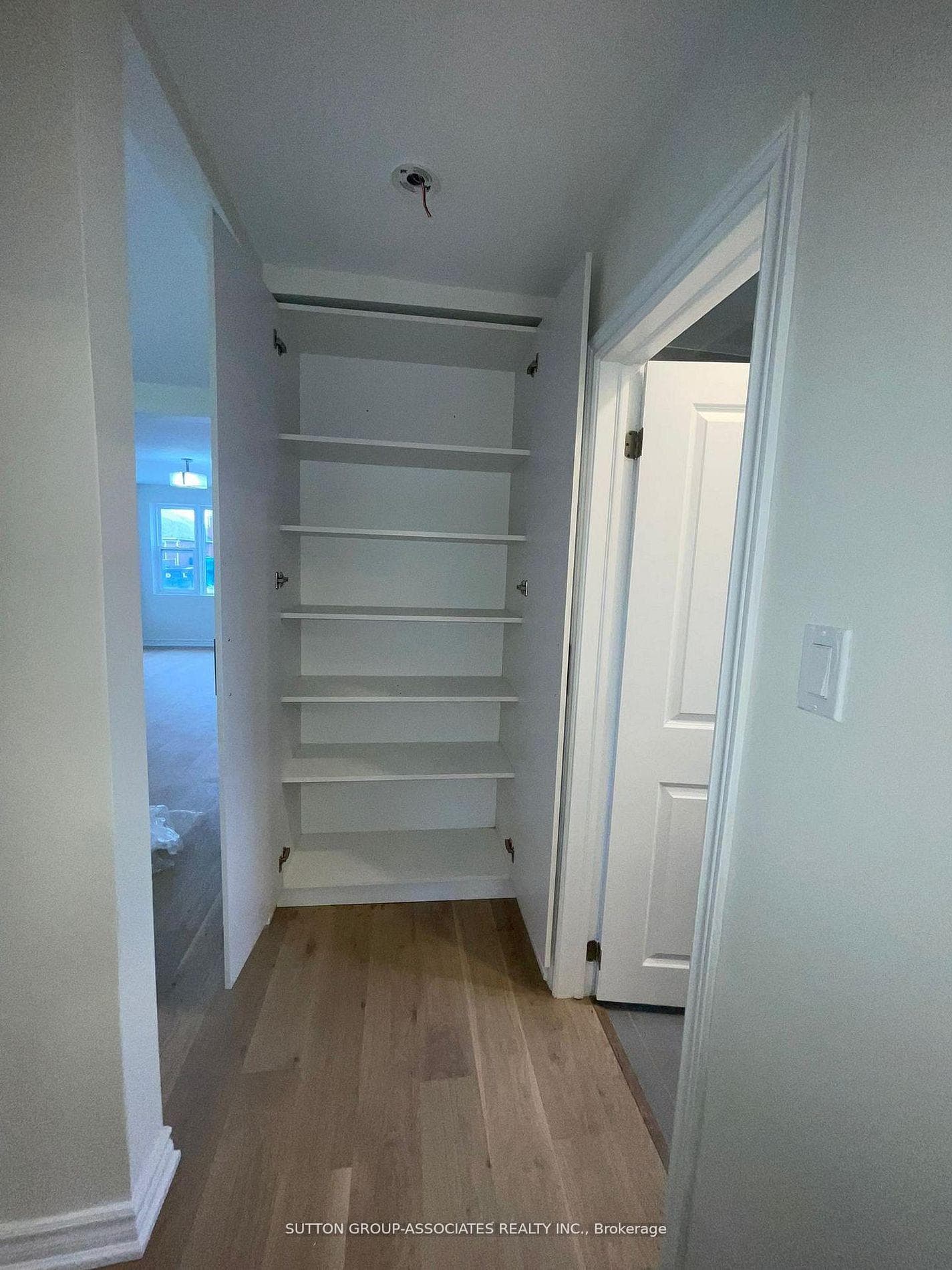 121 Yardley Avenue photo 14