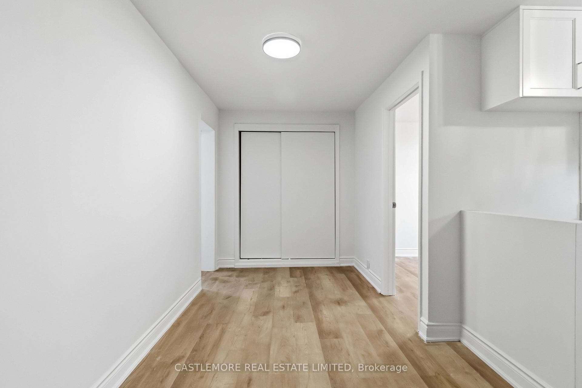 9 allenby Avenue photo 23