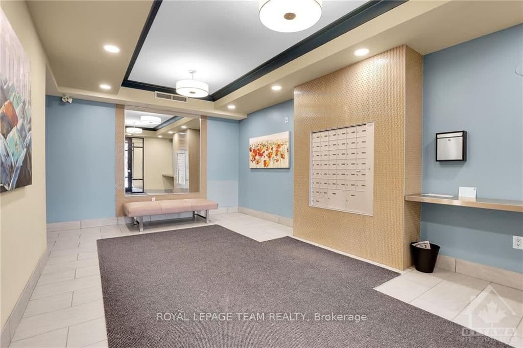 950 MARGUERITE Avenue Unit 210 photo 6