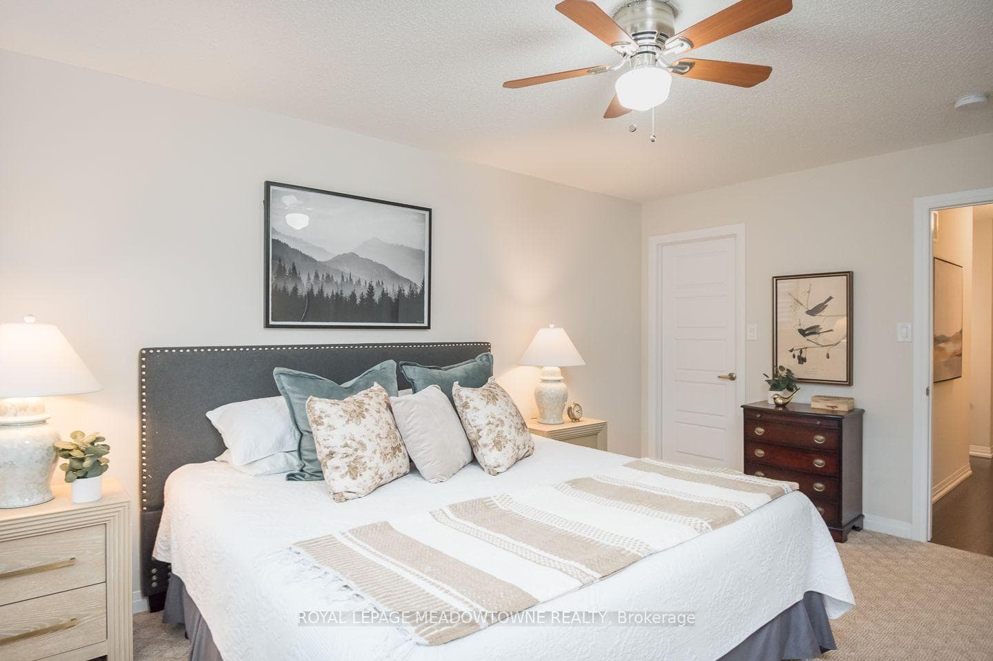 Neutral paint throughout