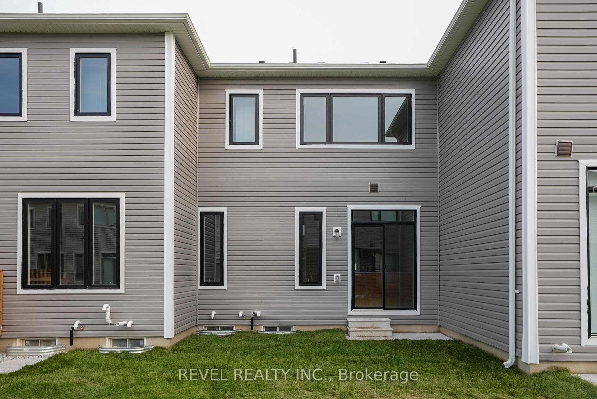 12 Hylton Avenue photo 25